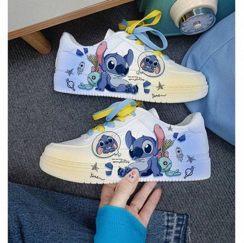 Разрисованные низкие белые кроссовки - кеды с рисунком Стича - Stitch &laquo;стежок&raquo; DO20461-1 фото