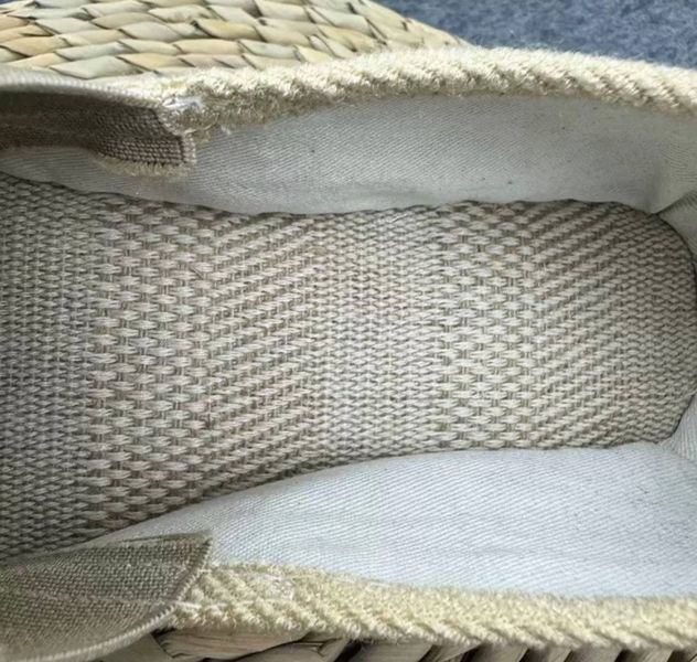 Стильні білі еспадрільї з чорними написами - літнє легке взуття із тканини DE10075-9 фото