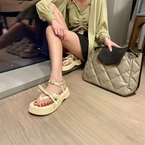 Винтажные сандали-вьетнамки на грубой подошве молочные DS10210-5 фото
