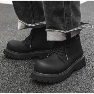 Чоловічі шкіряні грубі ботинки на товстій підошві і з великим круглим носом у стилі Мартіни