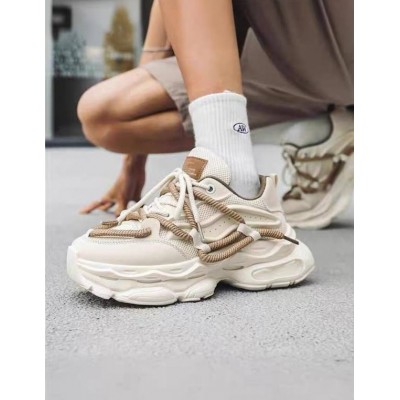 Круті чоловічі кросівки масивні на товстій підошві бежевий колір