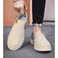 Яркие летние мужские слипоны с вставкой и кантом - светлые бежевые