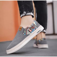 Яркие летние мужские слипоны с вставкой и кантом - серые