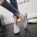 Легкие серебряные блестящие женские кроссовки -  кеды с блестками