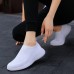 Легкие летние белые кроссовки без шнурков женские