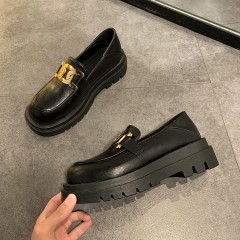 Женские туфли лоферы на платформе черные
