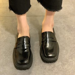 Грубые женские туфли лоферы с квадратным носом - черные