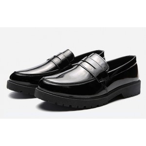 Чорні лакові туфлі лофери без шнурків для чоловіків