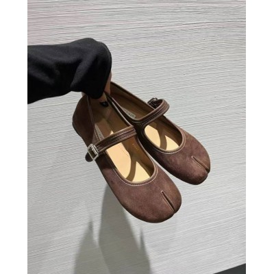 Коричневые балетки таби - с круглым раздвоенным носком