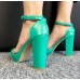 Женские босоножки на каблуке зеленые