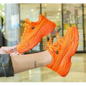 Оранжевые женские кроссовки летние на грубой подошве