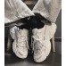 Массивные кроссовки со шнурками и с вставками -  чисто белые