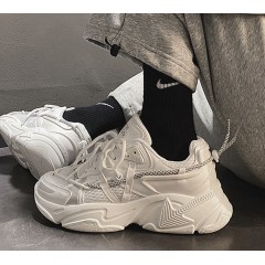Массивные кроссовки со шнурками и с вставками -  чисто белые