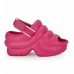Жіночі літні яскраво-рожеві капці сандалі на товстій високій підошві з гумкою на п'ятці - зефір