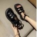 Жіночі чорні сандалі на грубій підошві з ремінцями та пряжкою в стилі ретро