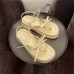 Вінтажні сандалі-в'єтнамки на грубій підошві молочні