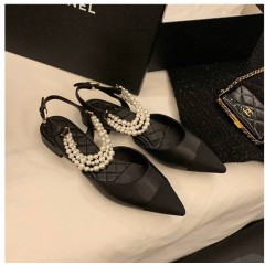 Туфли на плоской подошве с ремешком из жемчуга черные тапочки с острым носком