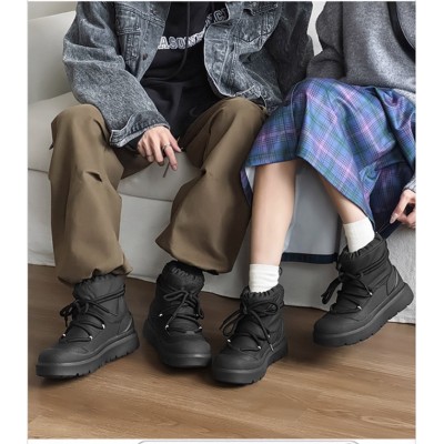 Теплые зимние черные ботинки с мехом на толстой подошве в стиле луноходы - дутики с шнурками