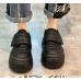 Жіночі зимові кросівки дутики на хутрі з липучкою та на високій підошві чорній